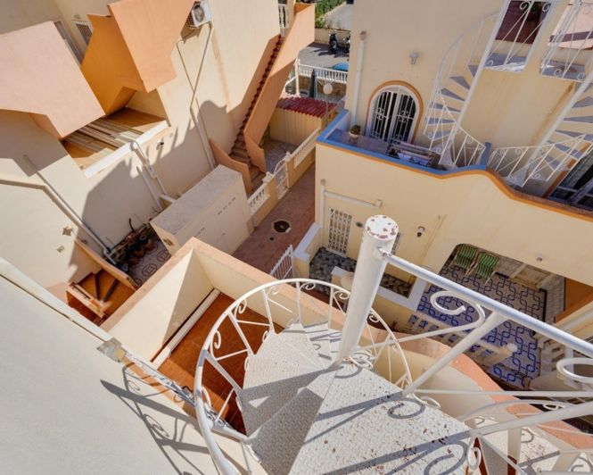 Image No.34-2 Bed Townhouse for sale