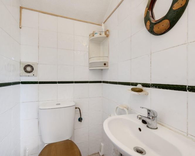 Image No.5-2 Bed Townhouse for sale