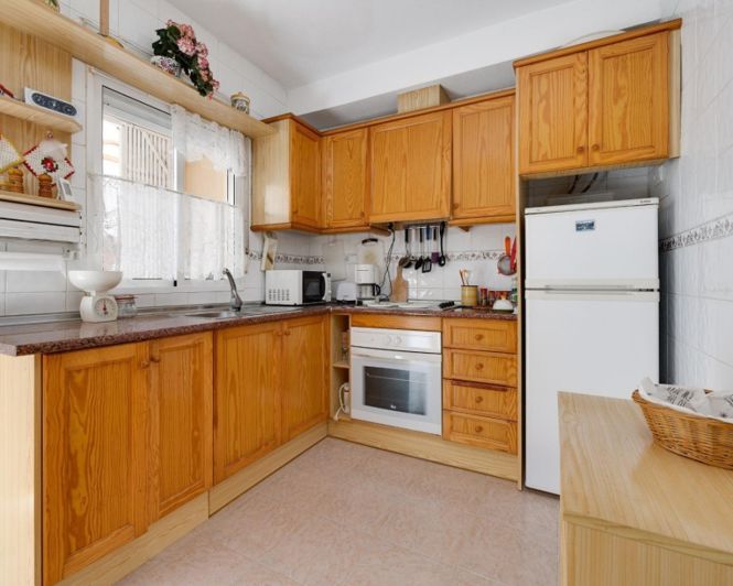 Image No.6-2 Bed Townhouse for sale