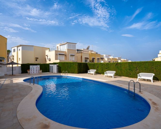 Image No.10-3 Bed Townhouse for sale