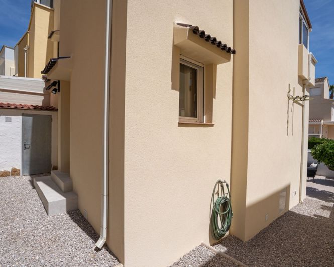 Image No.13-3 Bed Townhouse for sale