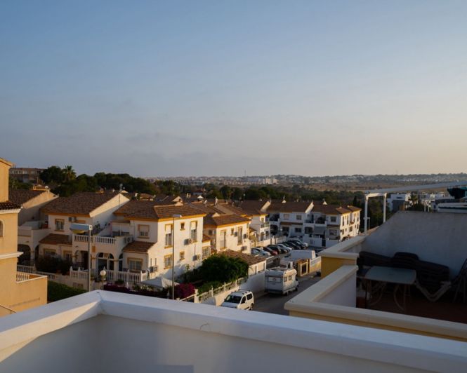 Image No.21-3 Bed Townhouse for sale