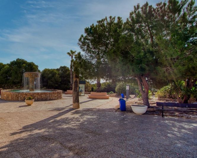 Image No.43-2 Bed Bungalow for sale