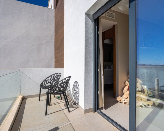 Image No.25-3 Bed Villa for sale