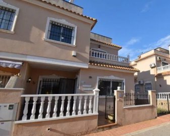 2 Bed Townhouse for sale