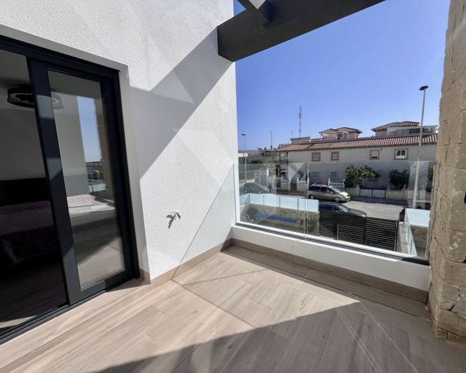 Image No.14-4 Bed Villa for sale