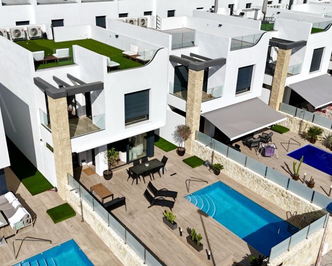 Image No.2-4 Bed Villa for sale