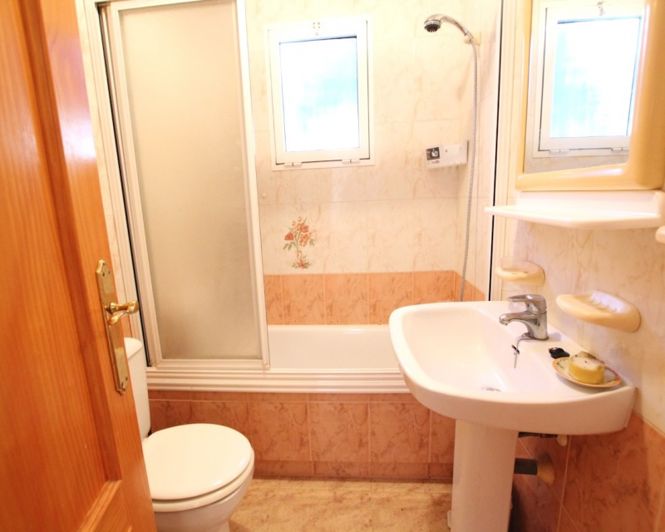 Image No.13-2 Bed Bungalow for sale