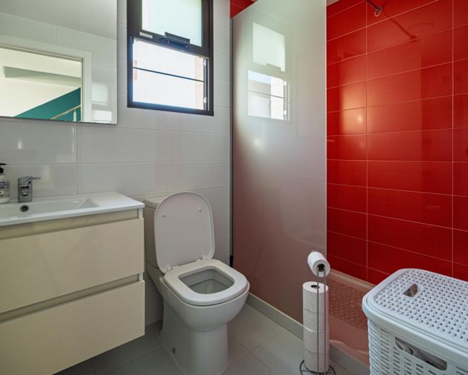 Image No.25-3 Bed Apartment for sale