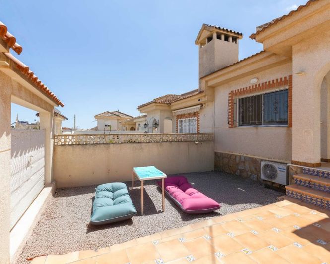 Image No.25-2 Bed Townhouse for sale