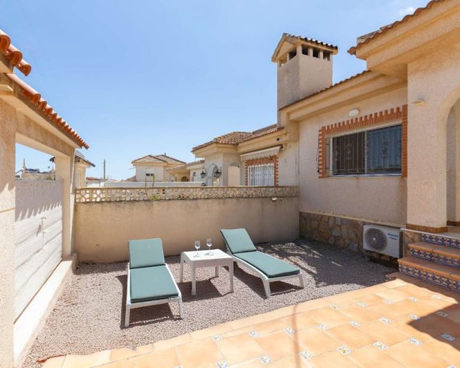 Image No.26-2 Bed Townhouse for sale