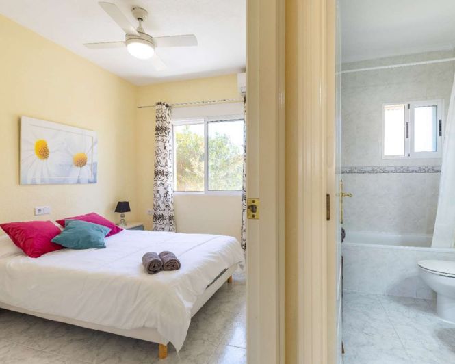 Image No.6-2 Bed Townhouse for sale