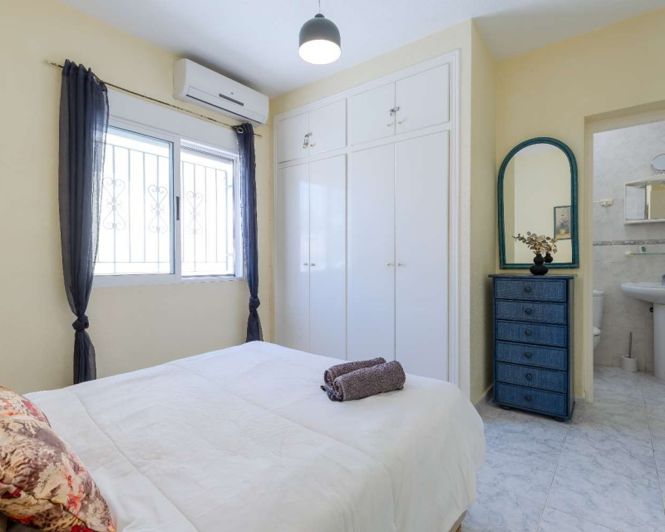 Image No.7-2 Bed Townhouse for sale