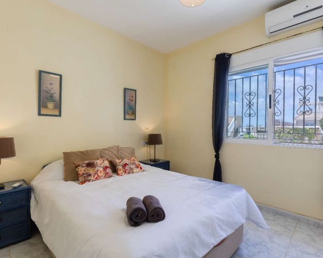 Image No.8-2 Bed Townhouse for sale