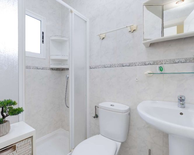 Image No.9-2 Bed Townhouse for sale