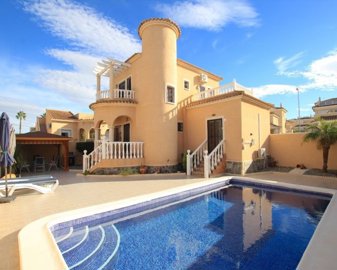 4 Bed Villa for sale