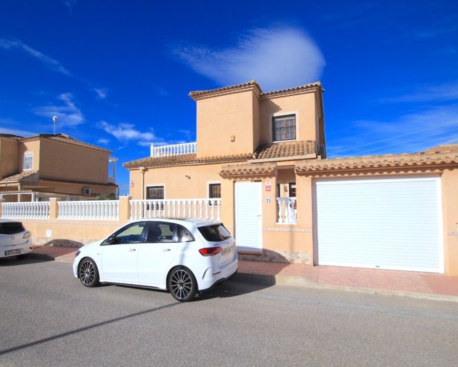 Image No.3-4 Bed Villa for sale