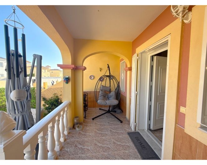 Image No.18-2 Bed Townhouse for sale