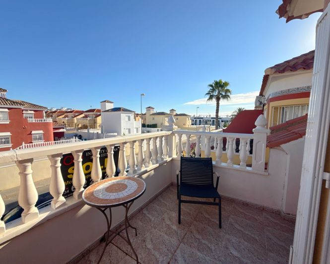 Image No.25-2 Bed Townhouse for sale