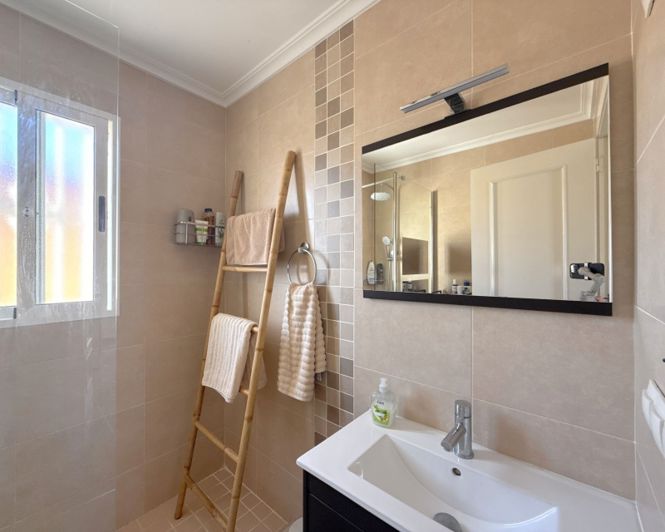 Image No.26-2 Bed Townhouse for sale