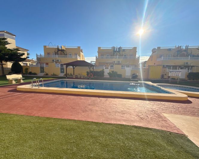 Image No.7-2 Bed Townhouse for sale