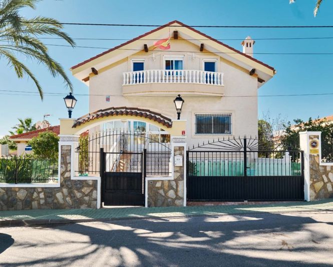 Image No.2-Villa de 7 chambres à vendre à Pinar de Campoverde