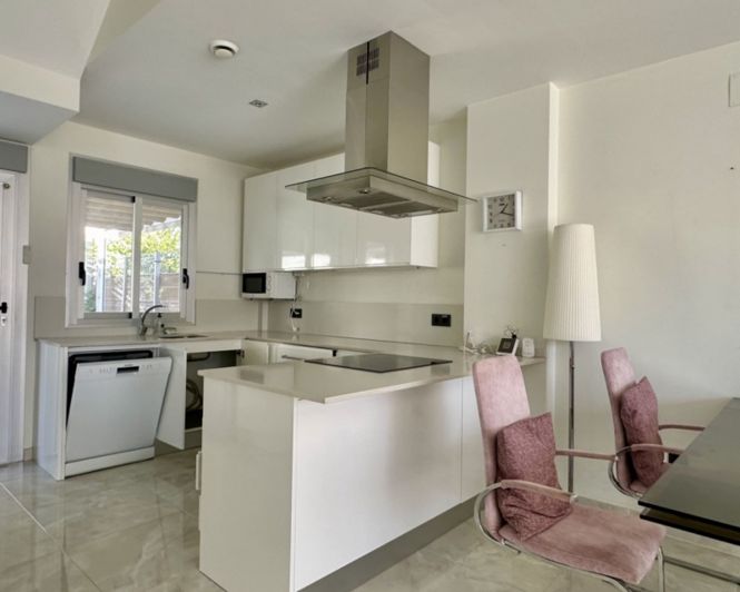 Image No.3-3 Bed Villa for sale