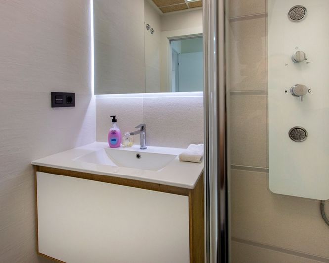 Image No.23-2 Bed Apartment for sale