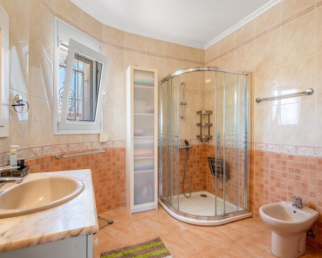 Image No.18-3 Bed Villa for sale