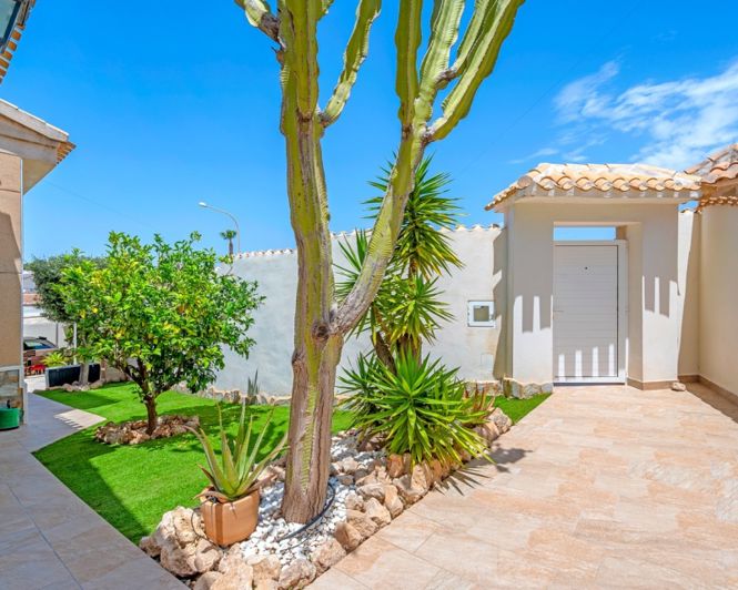 Image No.43-3 Bed Villa for sale