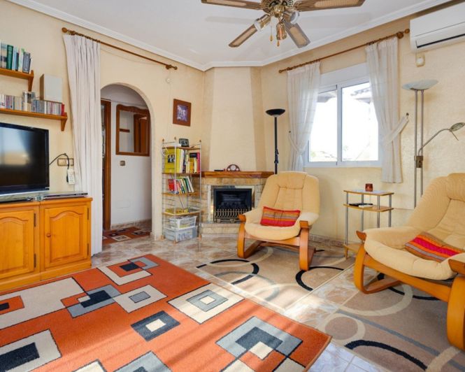 Image No.2-Villa de 4 chambres à vendre à Playa Flamenca