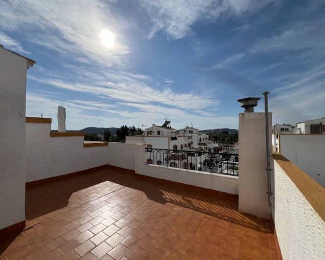 Image No.10-3 Bed Villa for sale