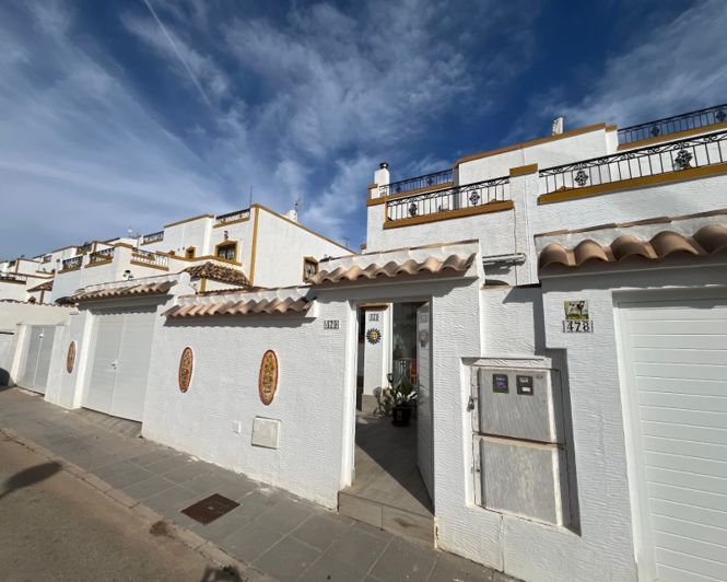 Image No.12-3 Bed Villa for sale