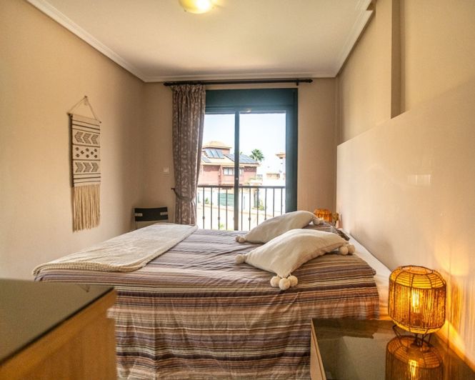 Image No.18-3 Bed Townhouse for sale