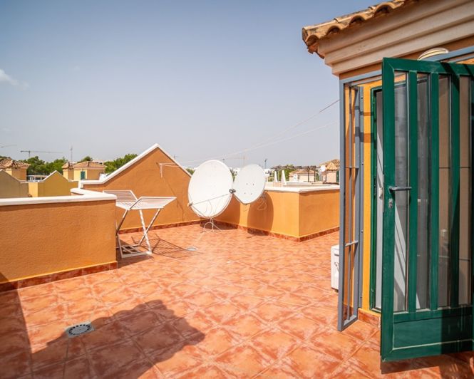 Image No.26-3 Bed Townhouse for sale