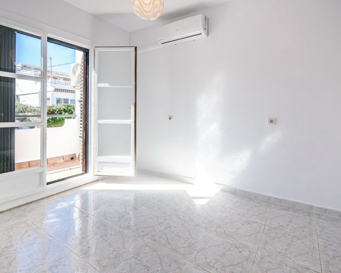 Image No.13-3 Bed Townhouse for sale