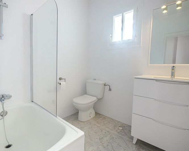 Image No.16-3 Bed Townhouse for sale