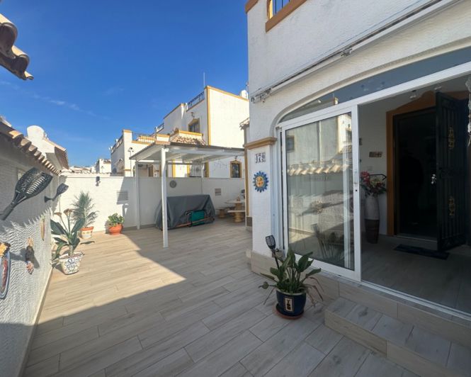 Image No.2-3 Bed Townhouse for sale