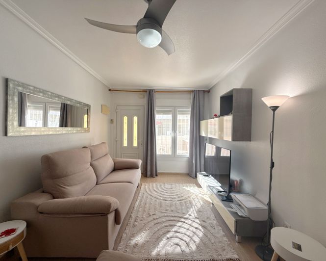 Image No.2-Maison de ville de 3 chambres à vendre à Cabo Roig