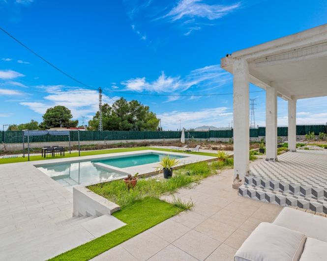 Image No.15-3 Bed Country Property for sale