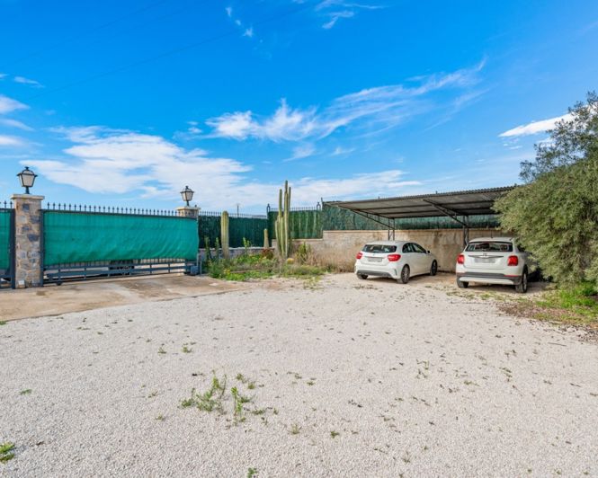 Image No.32-3 Bed Country Property for sale