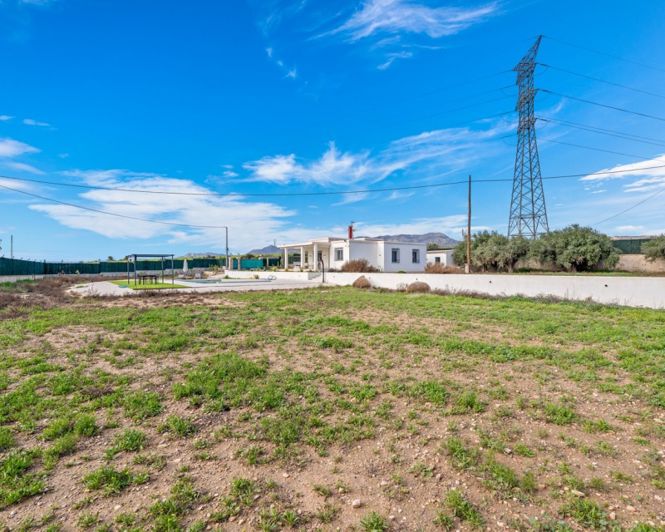 Image No.40-3 Bed Country Property for sale