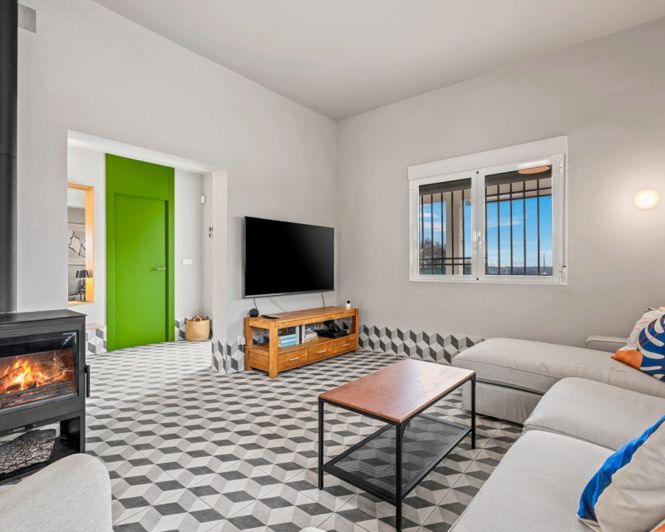 Image No.9-3 Bed Country Property for sale