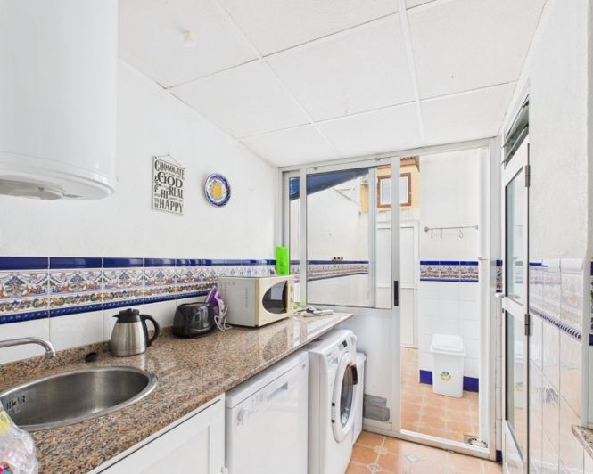 Image No.14-3 Bed Townhouse for sale