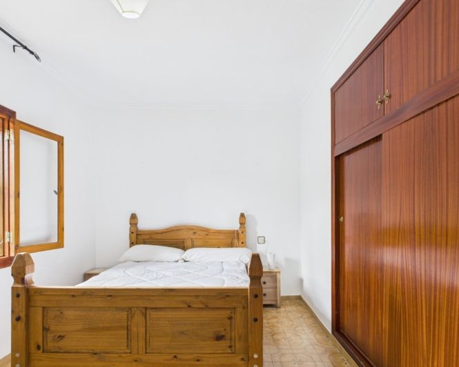 Image No.29-3 Bed Townhouse for sale