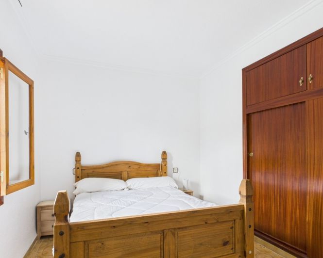 Image No.30-3 Bed Townhouse for sale