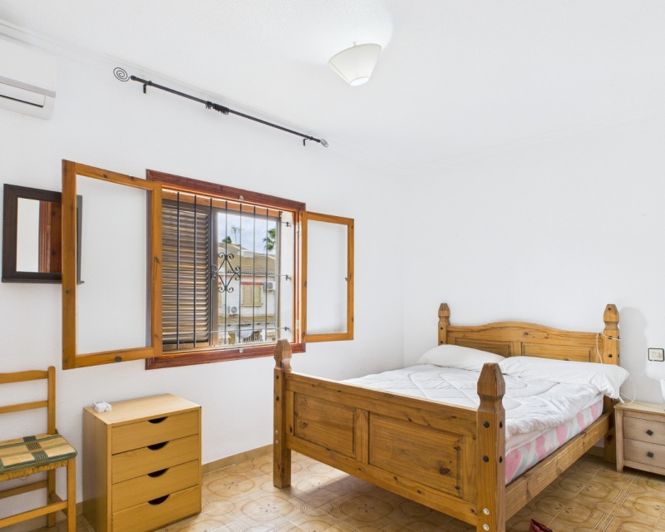 Image No.4-3 Bed Townhouse for sale