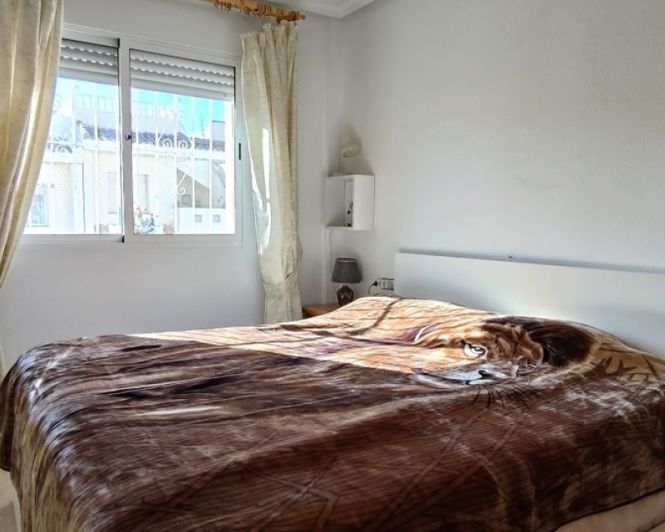 Image No.16-3 Bed Townhouse for sale