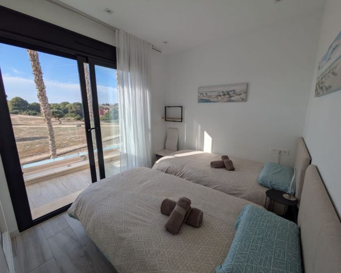 Image No.19-3 Bed Villa for sale