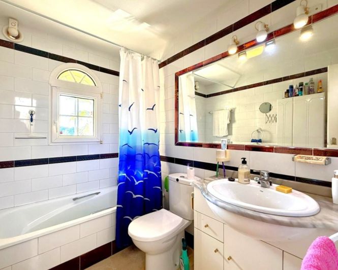 Image No.10-2 Bed Townhouse for sale